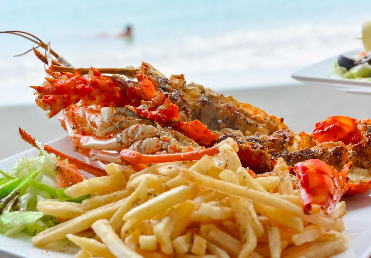 أوشو ريوس Beach Front Hotel المظهر الخارجي الصورة